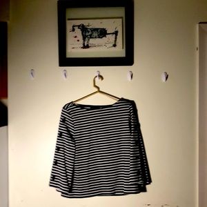 Women’s Banana Republic Top. Size Medium.